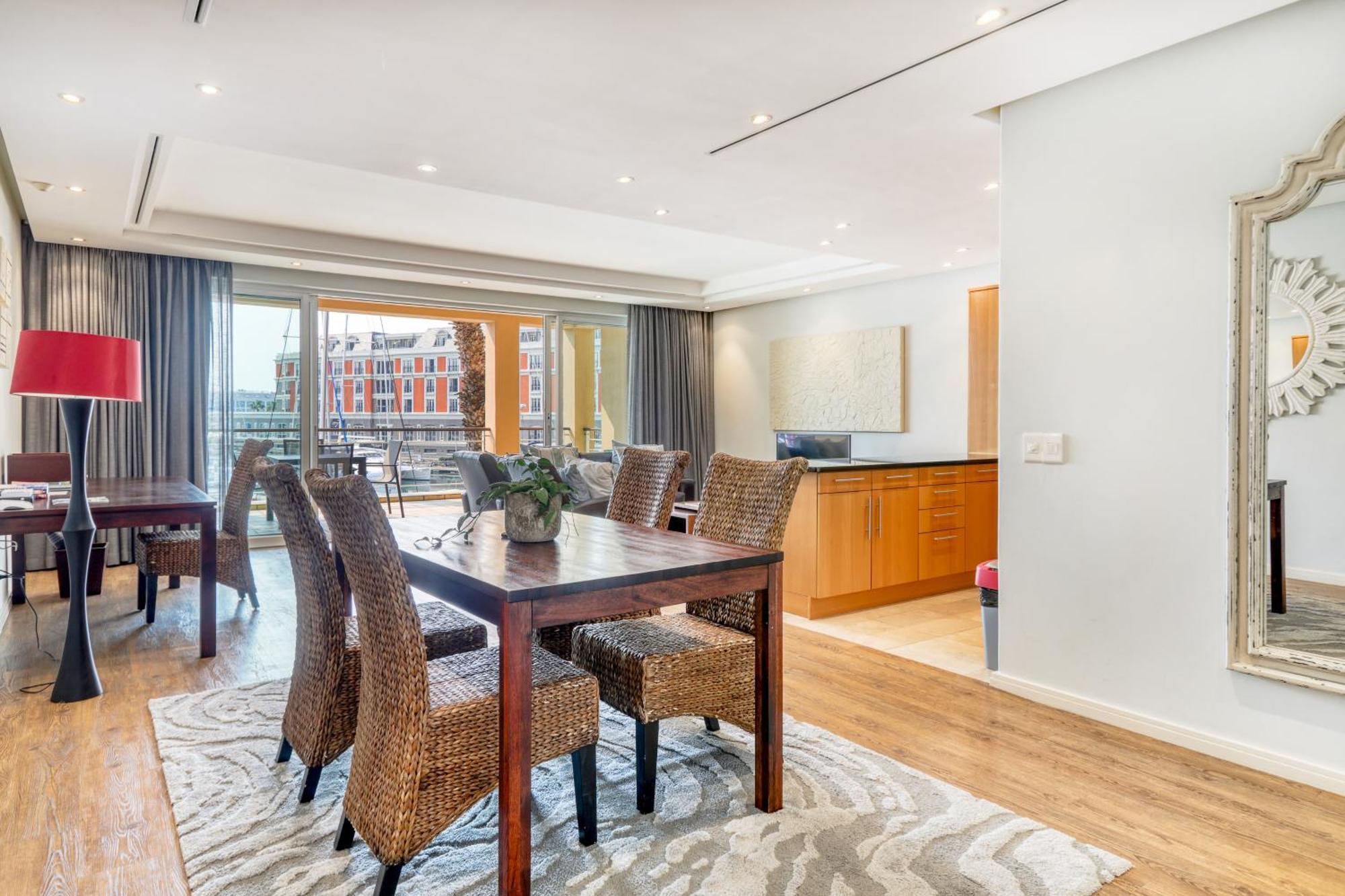 African Elite Waterfront Apartamento *